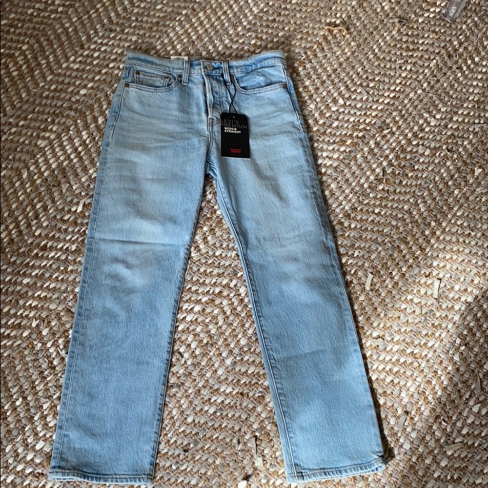 NWT Wedgie Straight Levi Jeans